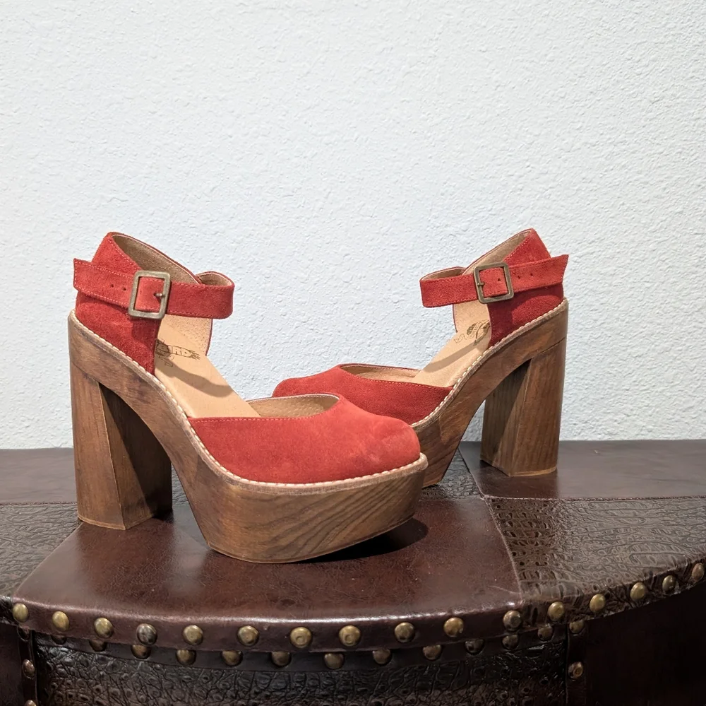 FreeBird Poppy Platform Maryjane Pumps Orange/ Red Ankle Straps size 9